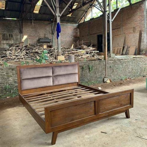 Dipan Retro Klasik Sandaran Anyaman Rotan
