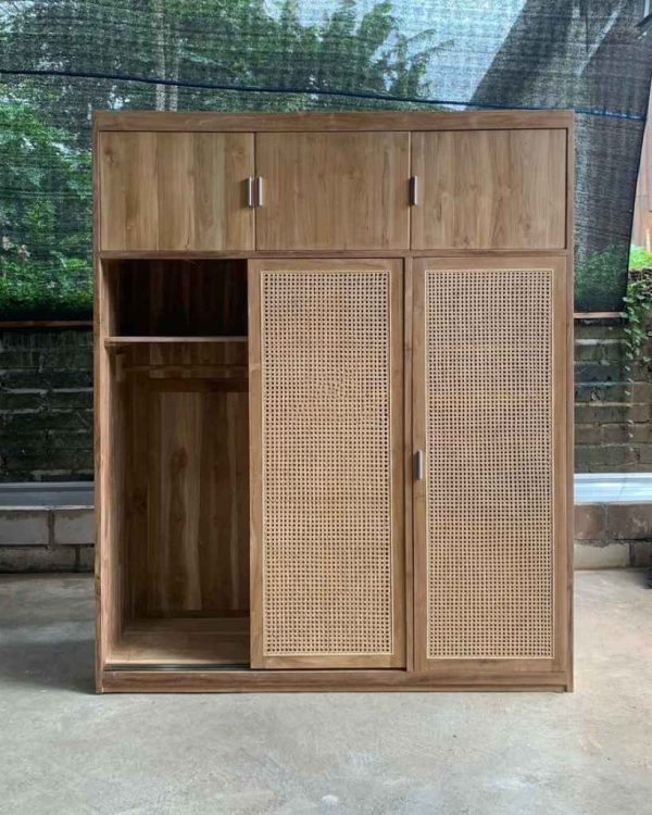 Lemari Pakaian Besar Kombinasi Rotan