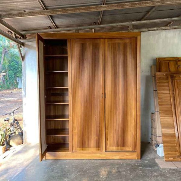 Lemari Pakaian Pintu Geser Solid Premium